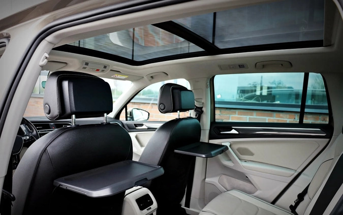Volkswagen Tiguan cena 129900 przebieg: 54000, rok produkcji 2019 z Czarne małe 781